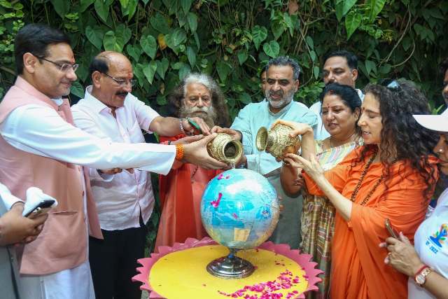 Hon'ble Ministers Join Parmarth in Countdown to International Day of Yoga (3)